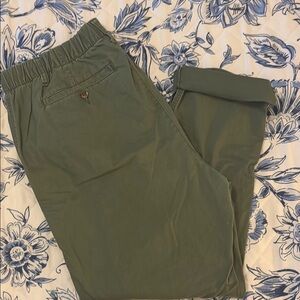 Old Navy Women’s Khaki Green Chinos